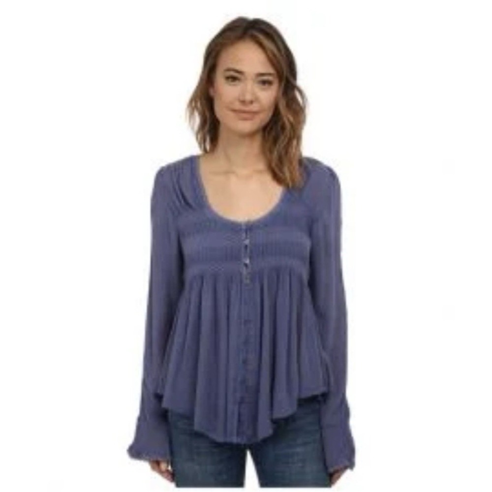Free People Women's Fashion Blue Bird Smocked Top Blouse Shirt XS